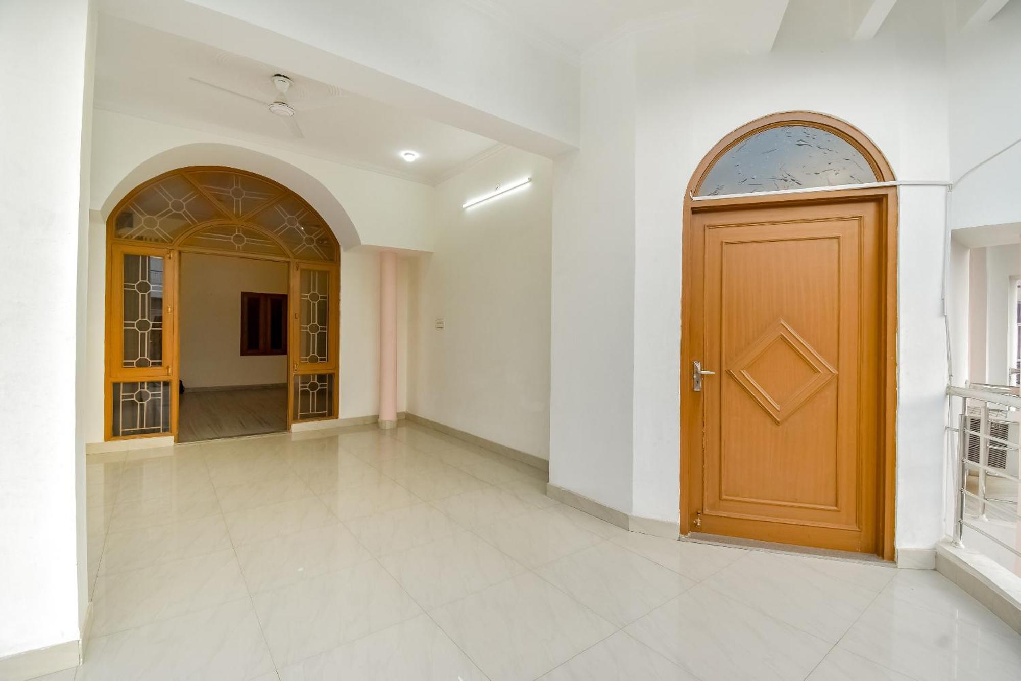 Hotel O Kusum Lodge Pandu Exteriér fotografie